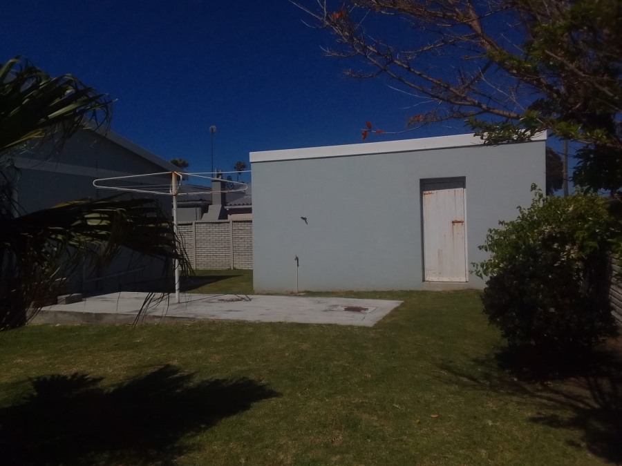 To Let 3 Bedroom Property for Rent in Kidds Beach Eastern Cape